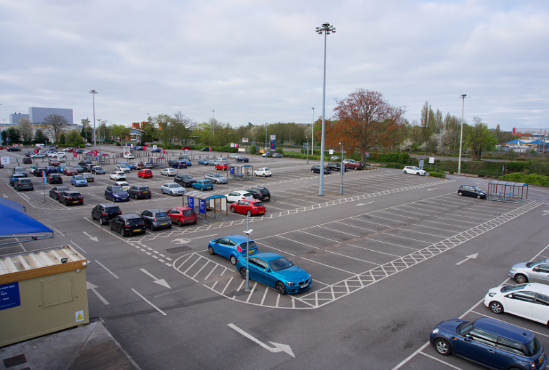 車を脱出させろ！無料の駐車場パズルゲームで脳トレチャレンジ