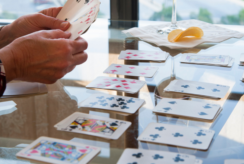 フリーセルソリティアを極める！10手先を読む配置のコツ